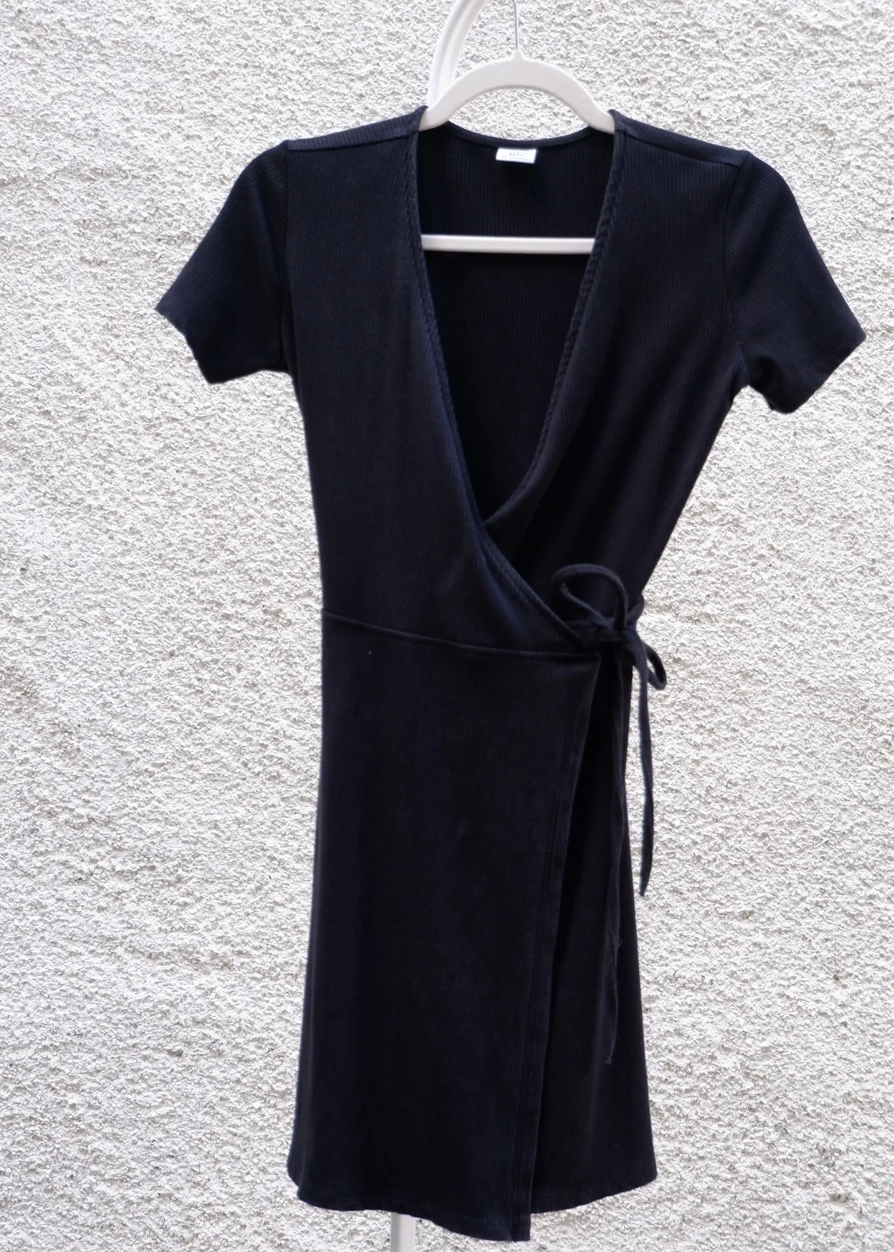 Aritzia Sunday Best Black Ribbed Wrap Dress - XS