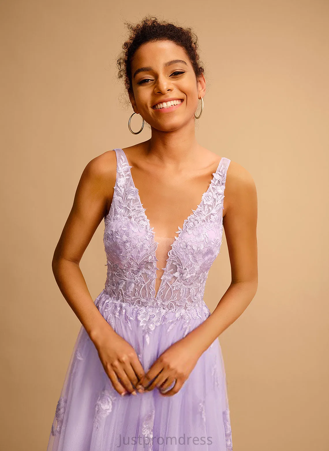 Ball-Gown/Princess Prom Dresses Floor-Length Lace V-neck Emma Tulle