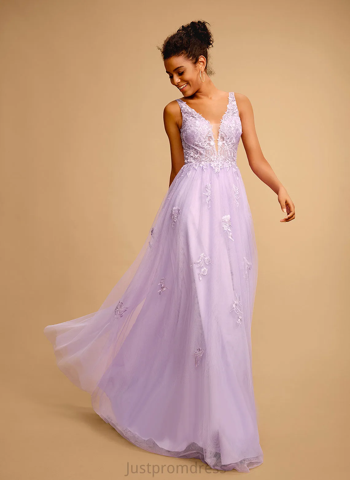 Ball-Gown/Princess Prom Dresses Floor-Length Lace V-neck Emma Tulle