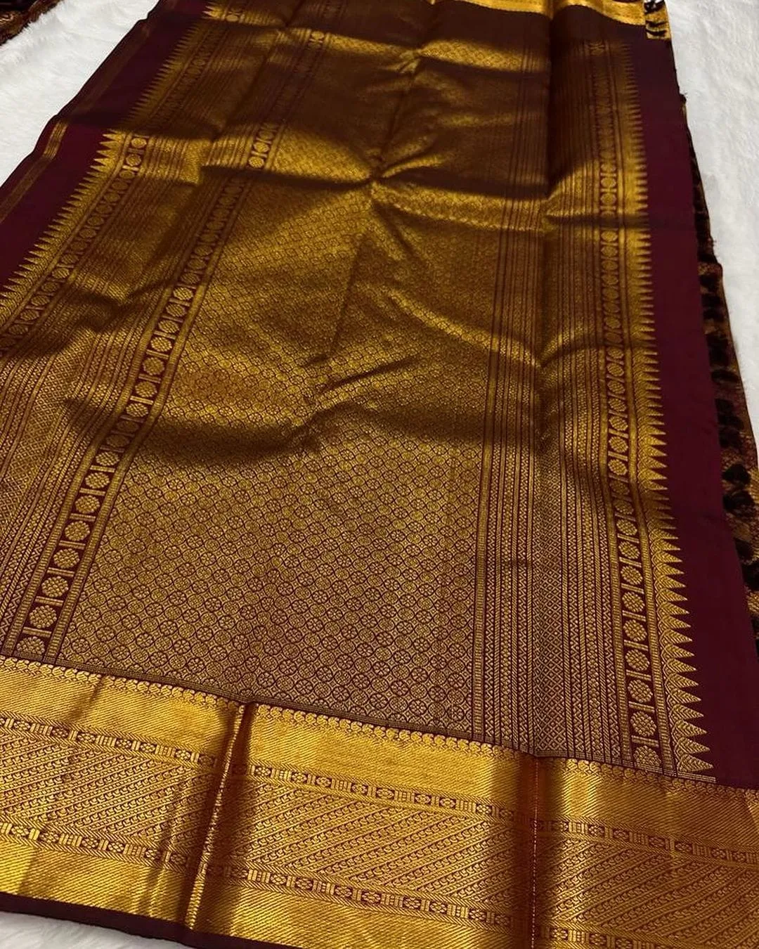 Captivating Wine Soft Silk Saree With Vivacious Blouse Piece