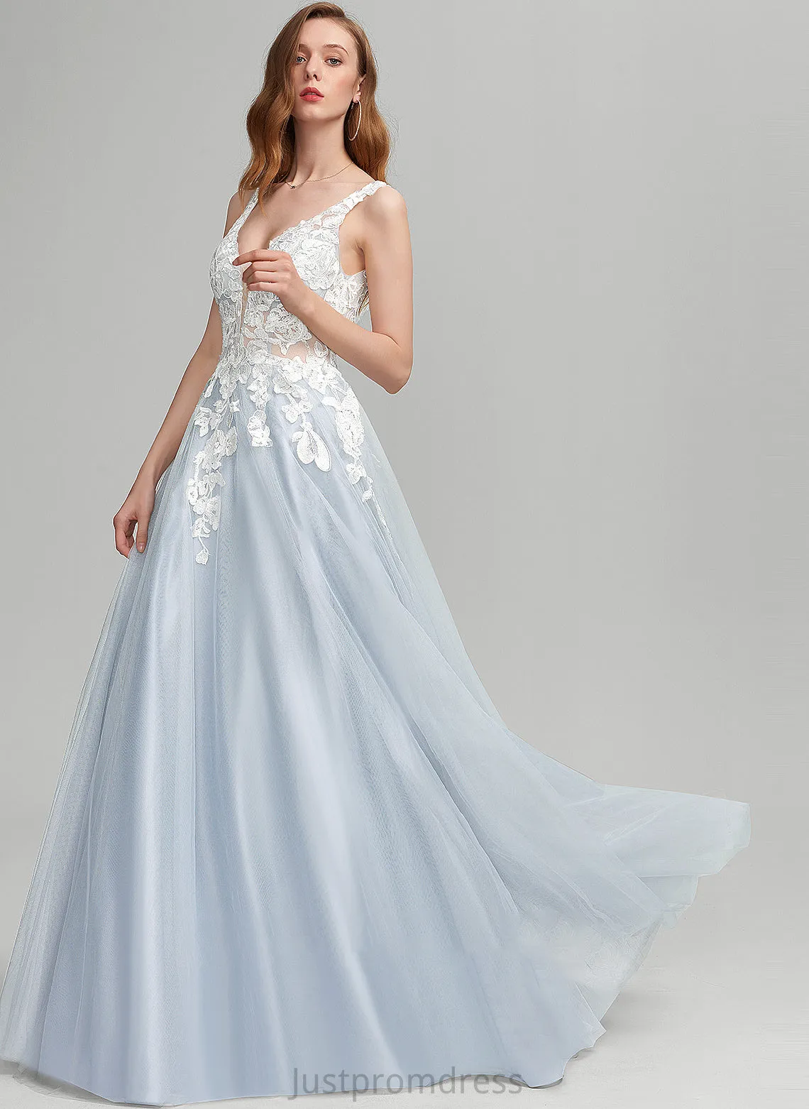 Floor-Length Ball-Gown/Princess V-neck Gwen Tulle Prom Dresses