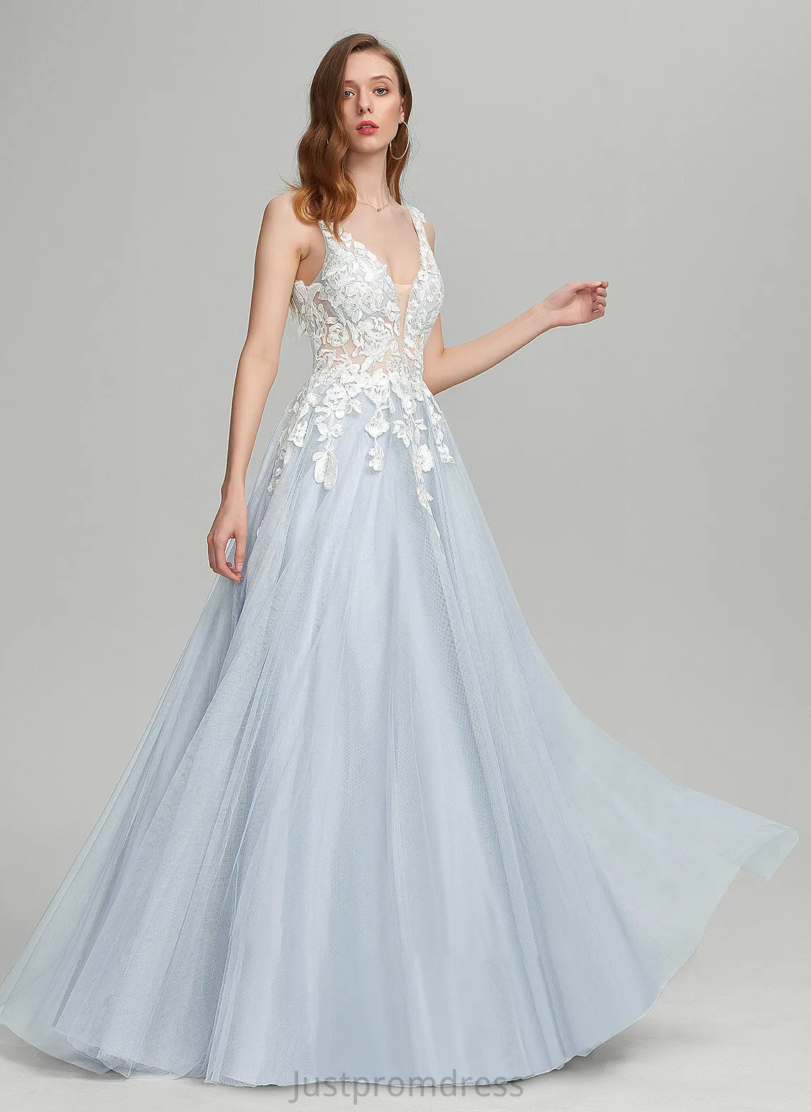 Floor-Length Ball-Gown/Princess V-neck Gwen Tulle Prom Dresses