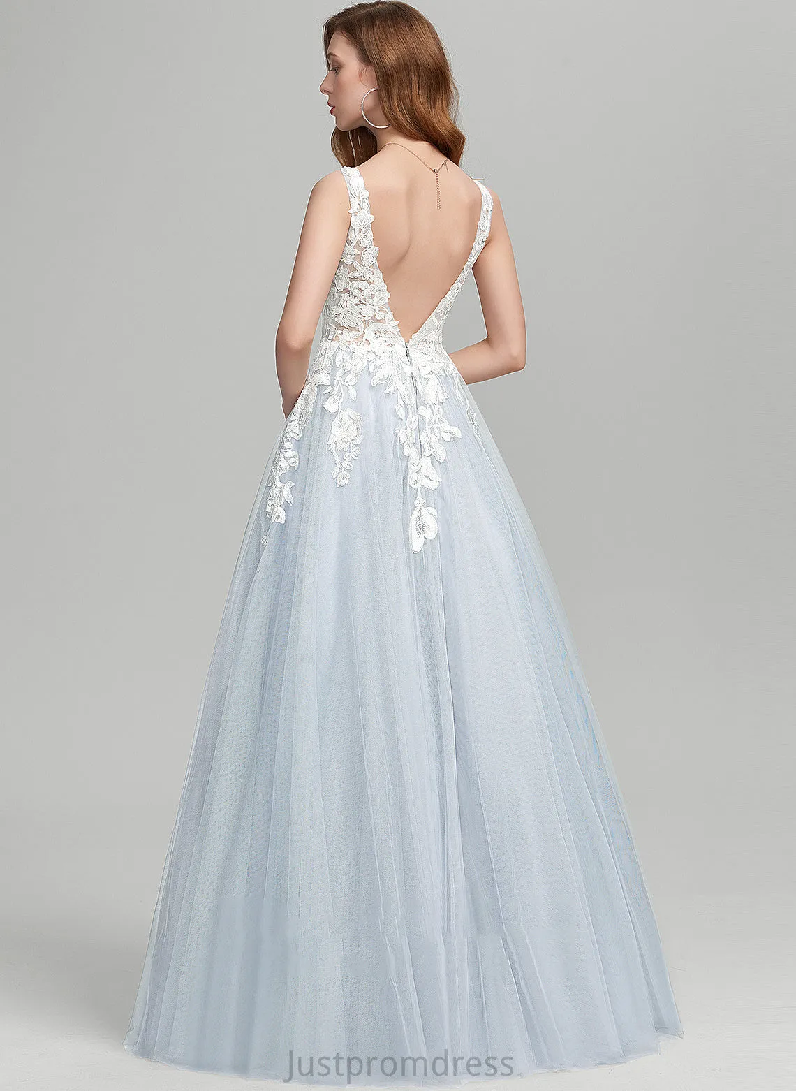 Floor-Length Ball-Gown/Princess V-neck Gwen Tulle Prom Dresses